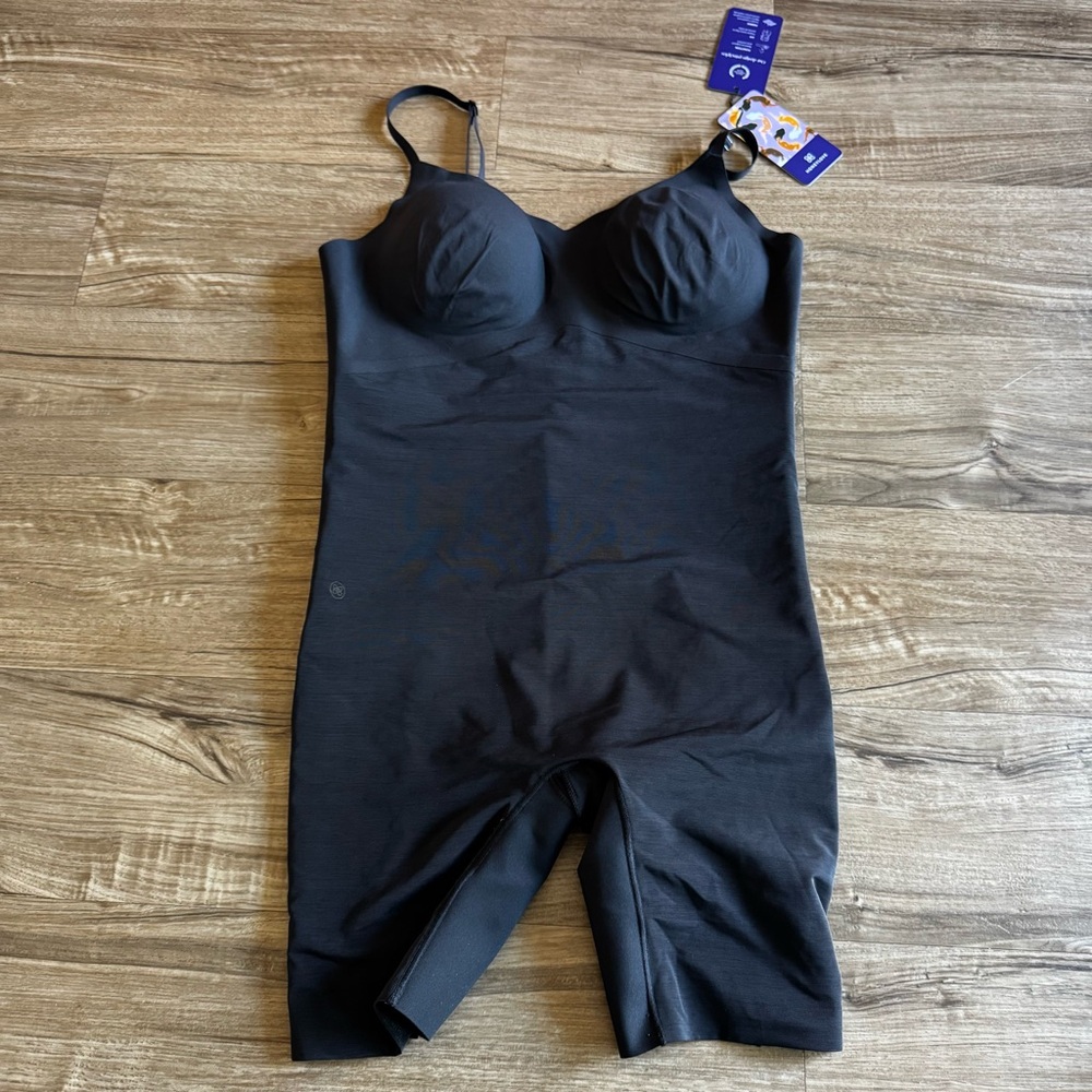 NWT Honey love Black Shapewear Bodysuit with Built-In Cups size XL
